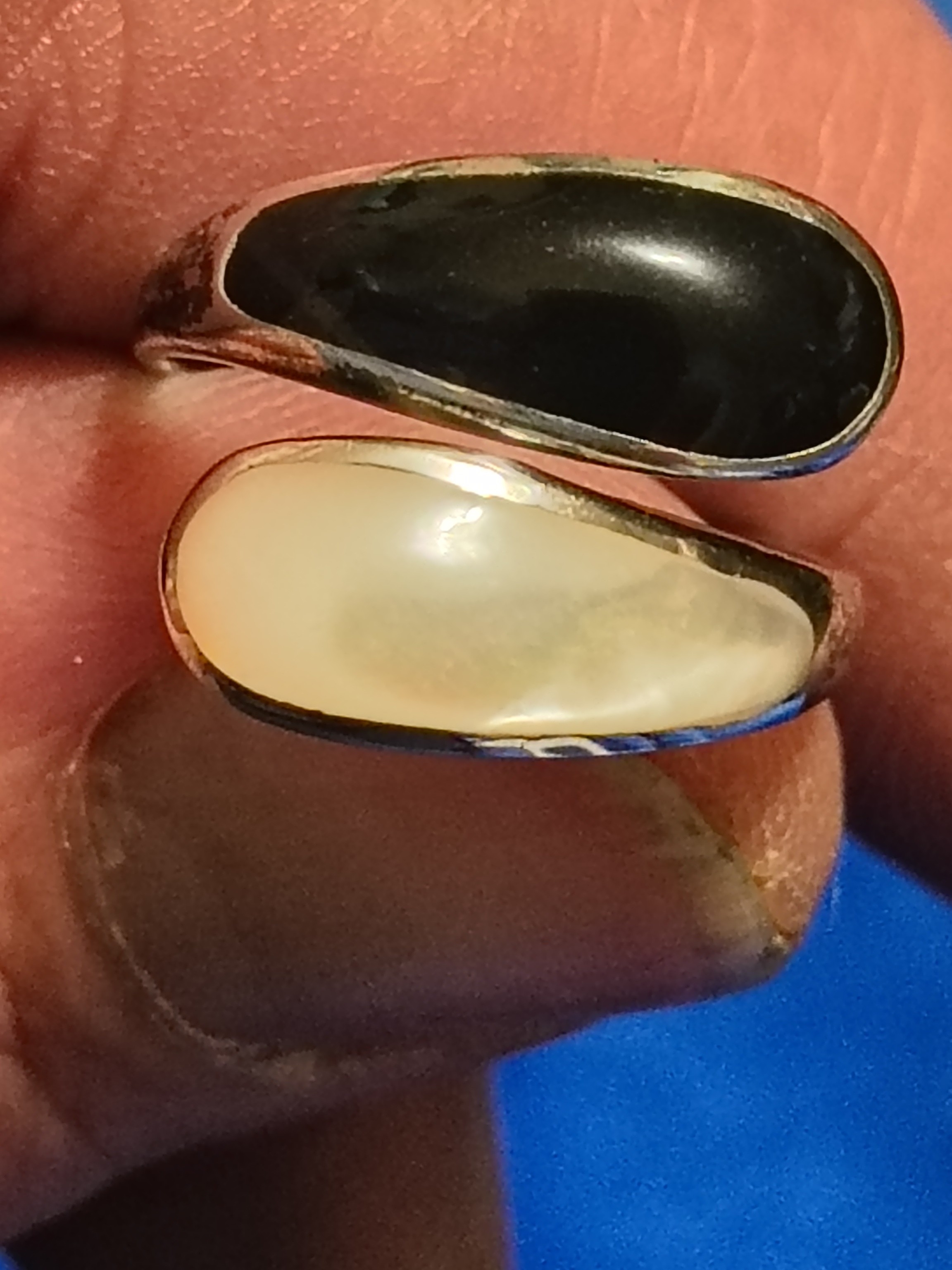Vntg Sterling Silver Two-Stone Black & Mother Of Pearl Teardrop Ring Sz 5.5 Adj.